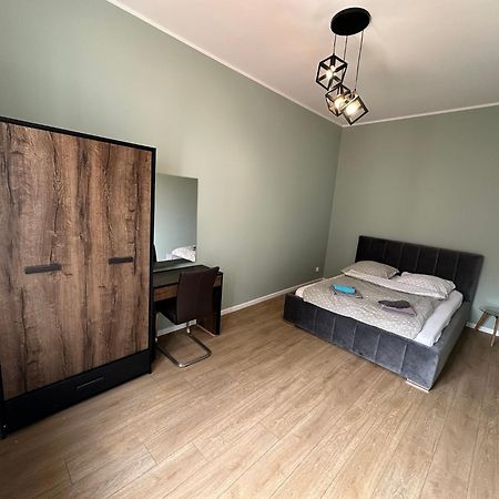 Apartament Aleksandra 格涅兹诺 外观 照片