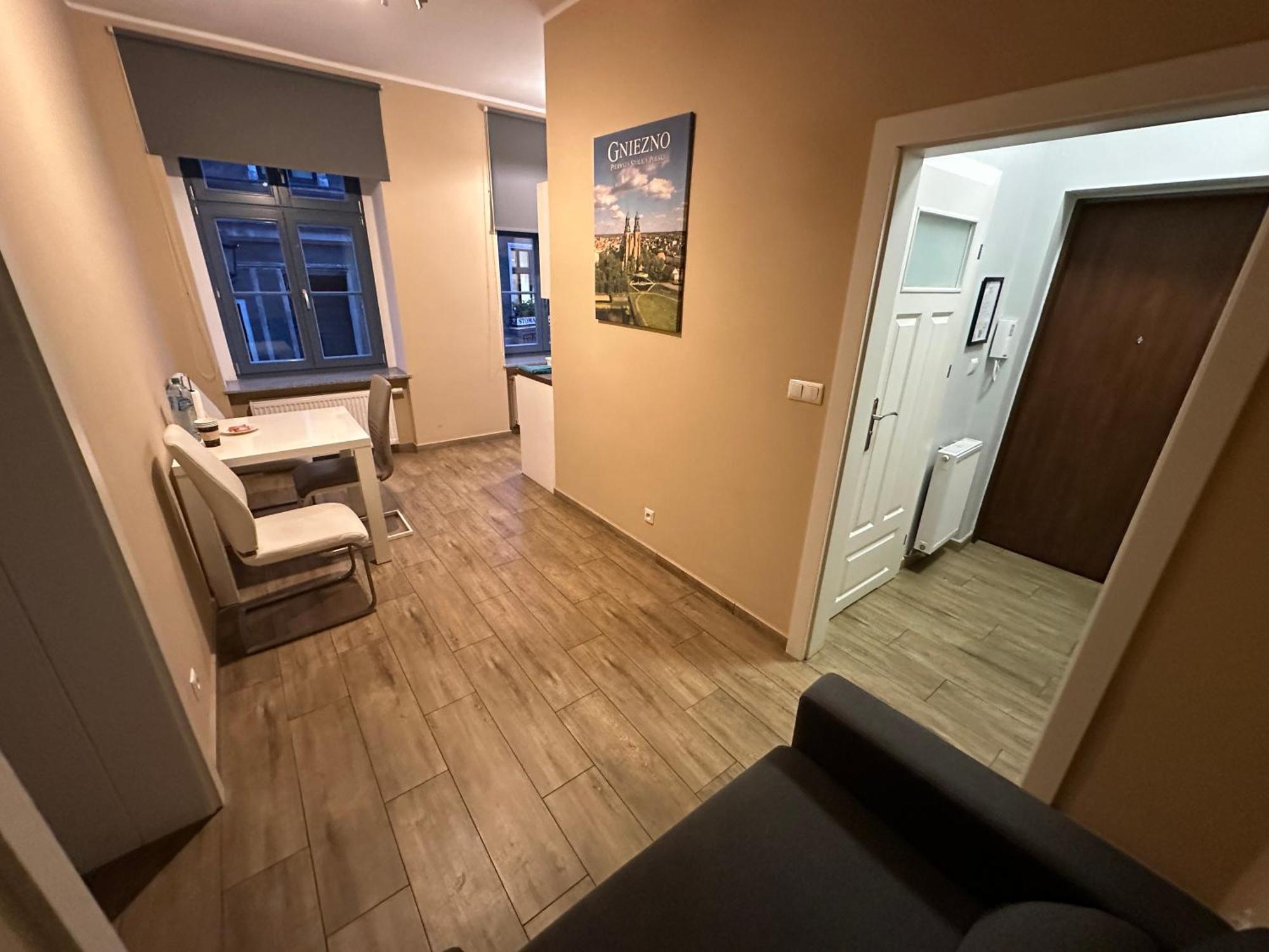 Apartament Aleksandra 格涅兹诺 外观 照片